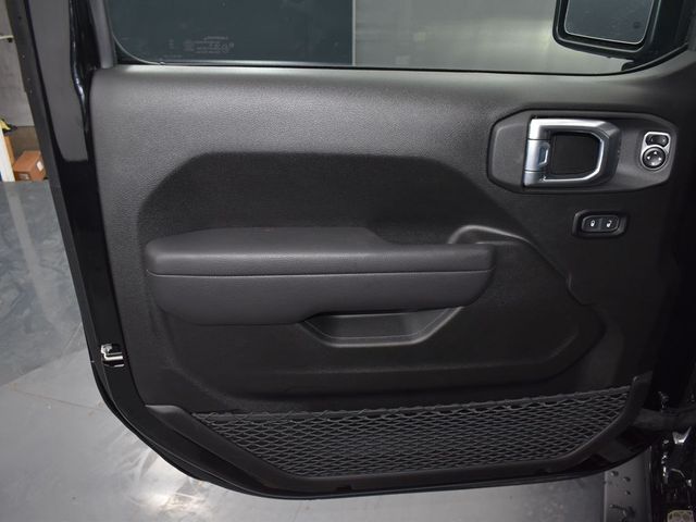 2025 Jeep Wrangler 4-Door Rubicon - Photo 12