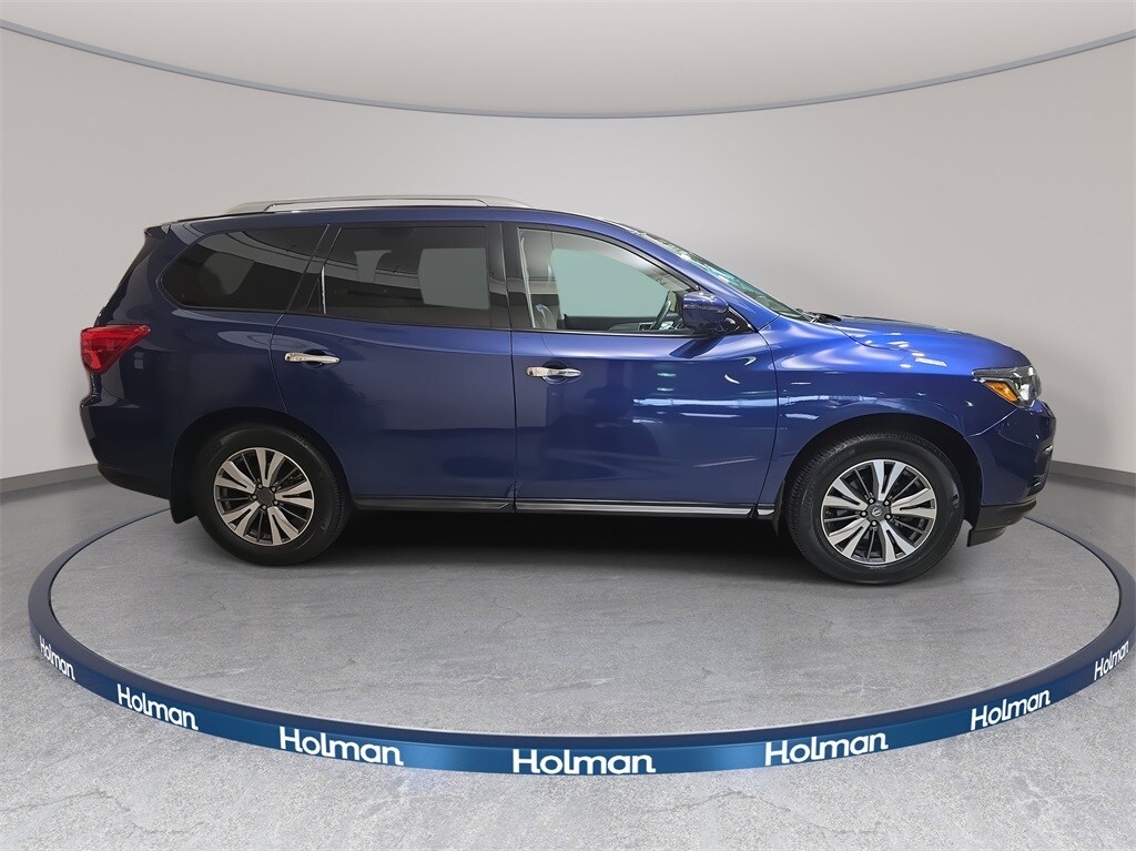 2017 Nissan Pathfinder SL photo 4