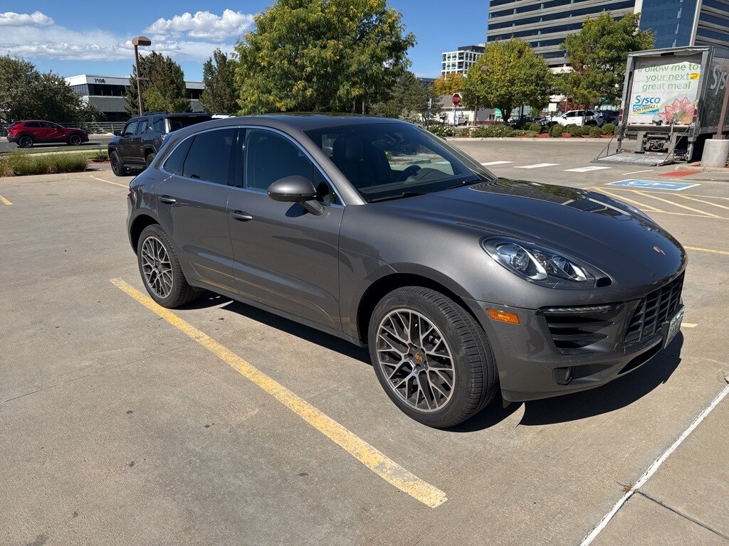 2015 Porsche Macan S photo 2
