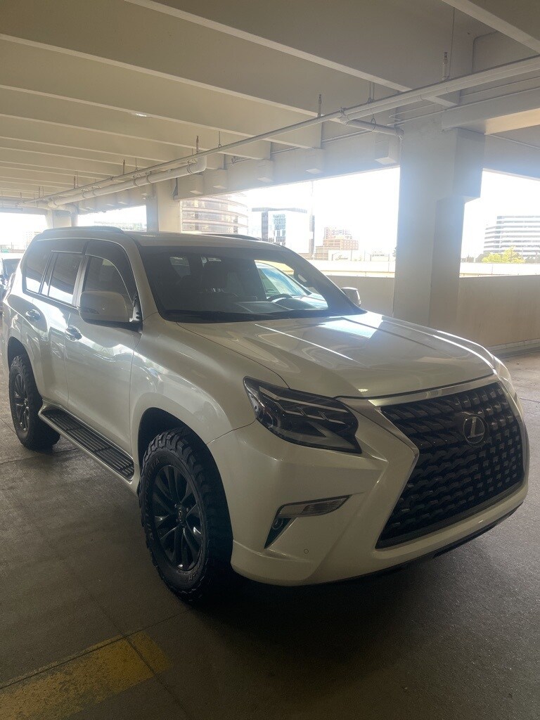 2023 Lexus GX 460 photo 2