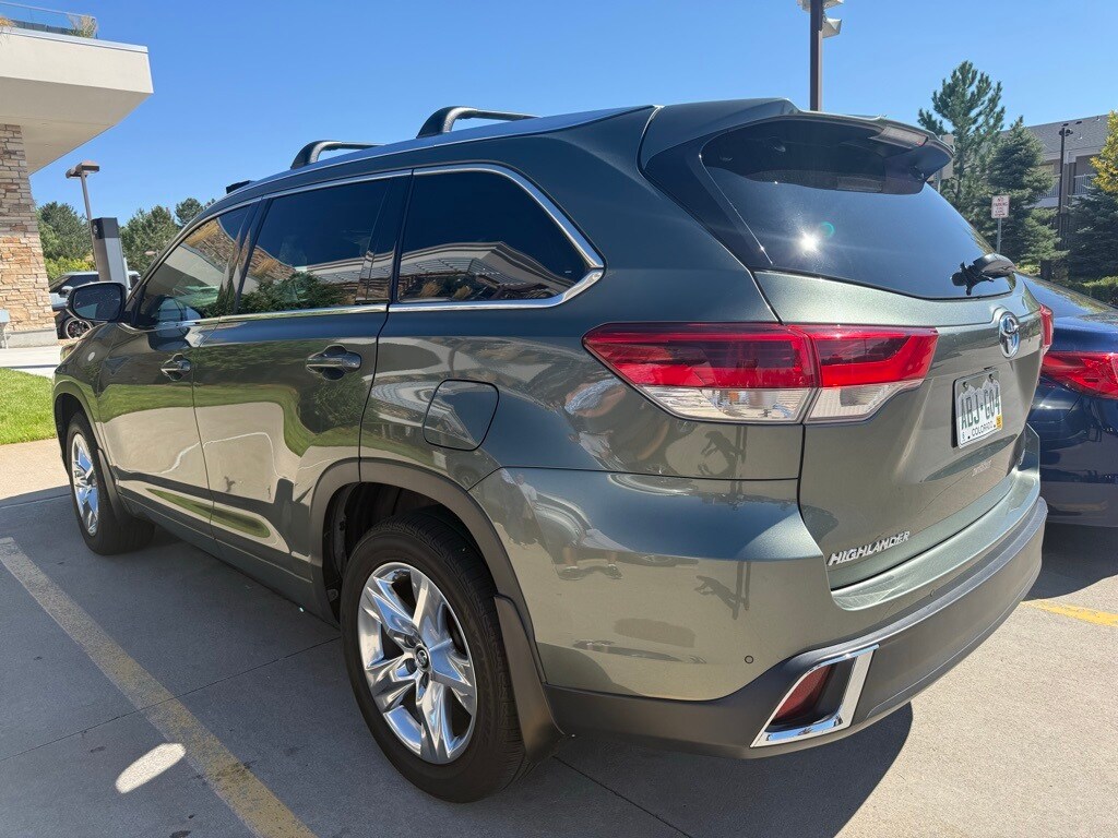 2019 Toyota Highlander Hybrid Limited photo 3