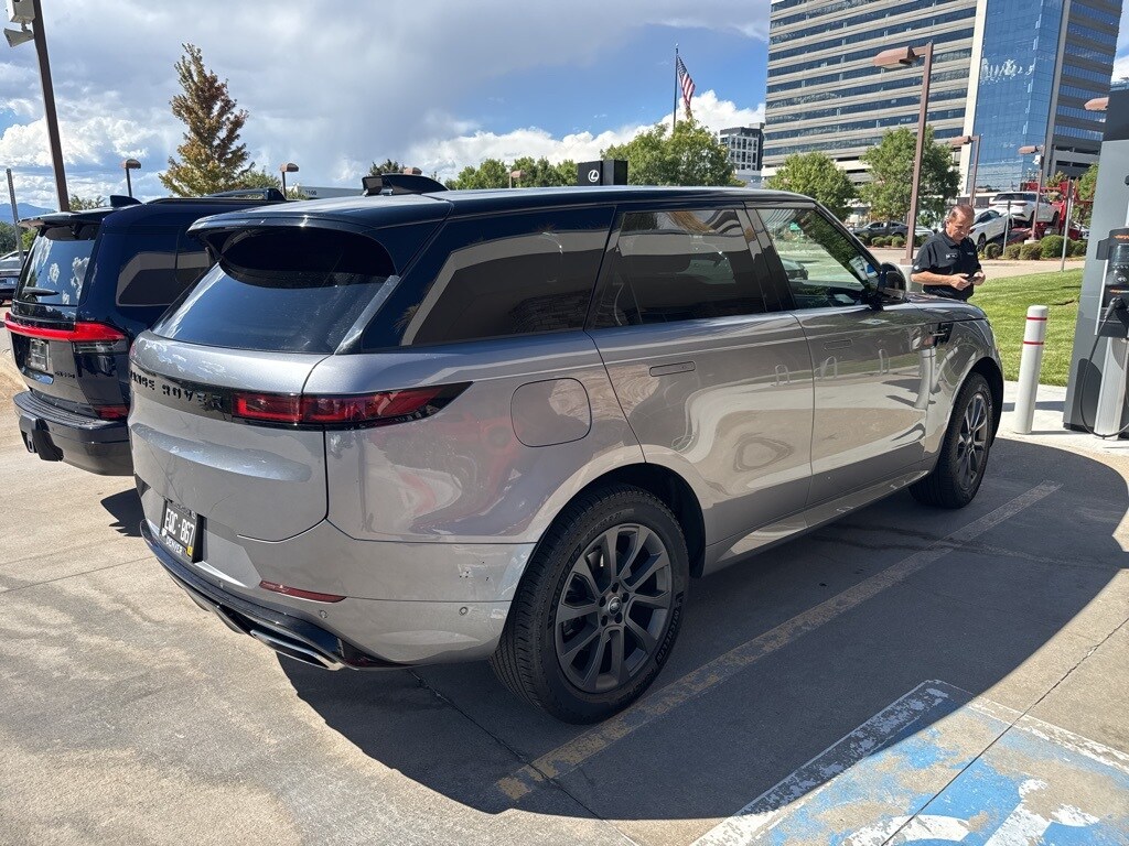 2024 Land Rover Range Rover Sport P400 Dynamic SE photo 3
