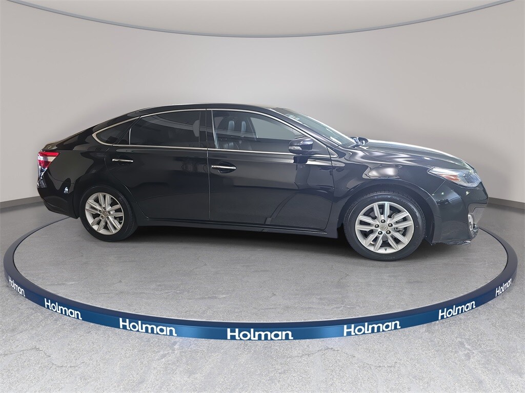 2013 Toyota Avalon XLE photo 2
