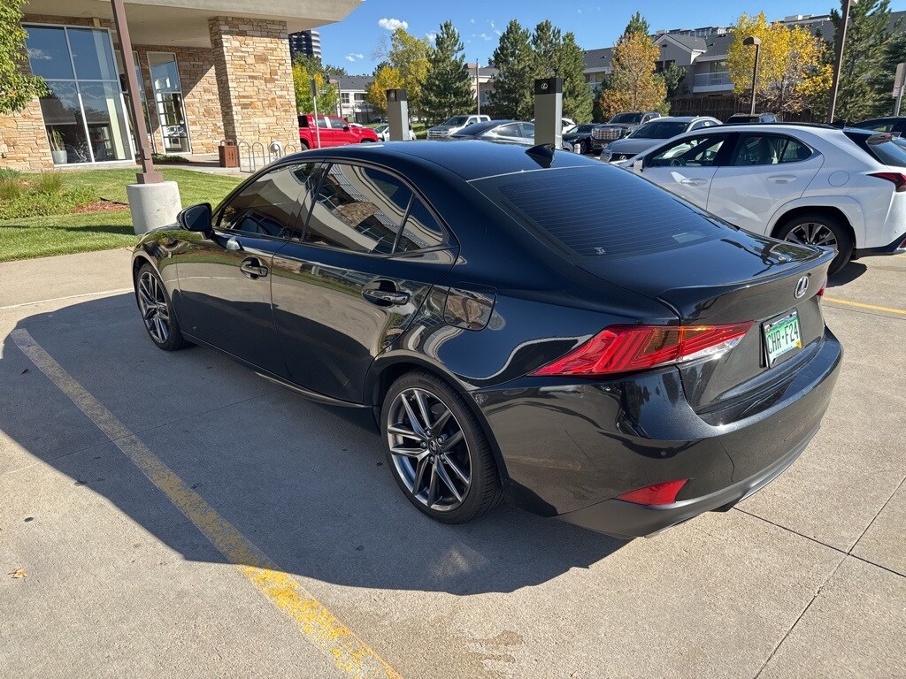 2018 Lexus IS 350 F SPORT photo 4