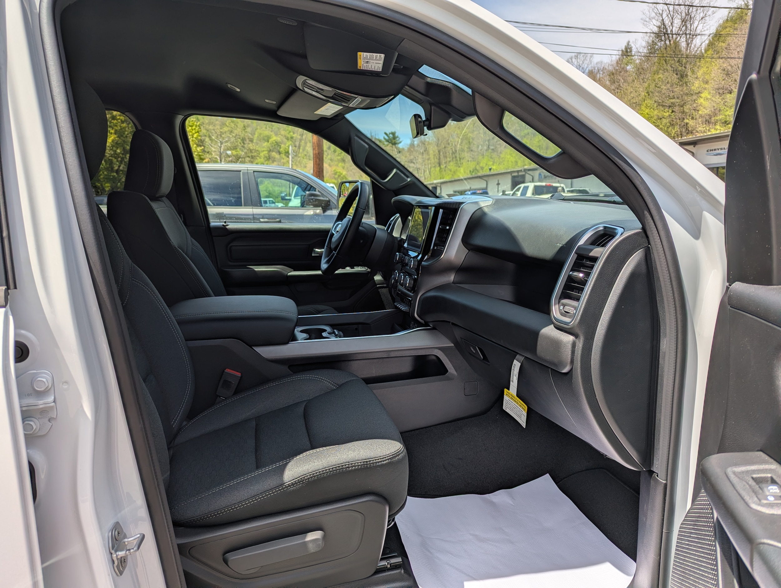 2026 RAM 1500 Express - Photo 10