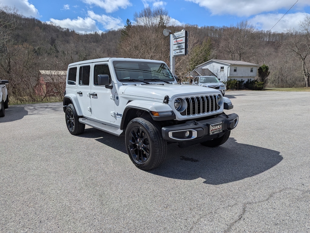 Used 2025 Jeep WRANGLER 4–DOOR SAHARA 4XE SUV