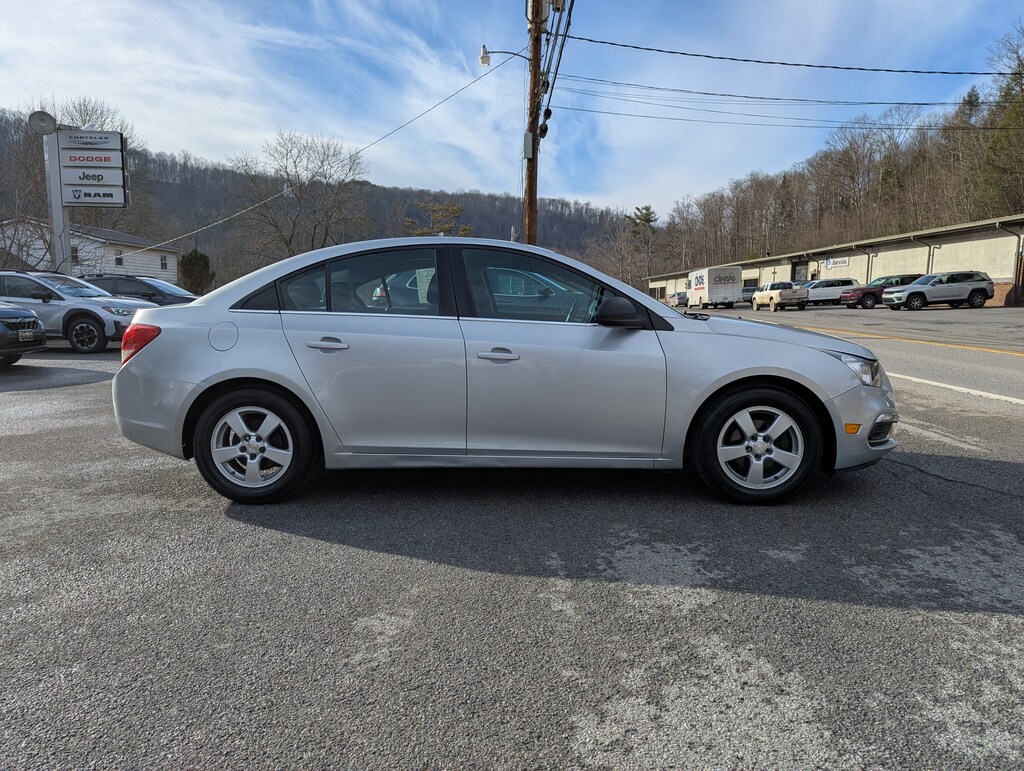 Used 2015 Chevrolet Cruze 1LT Auto Sedan