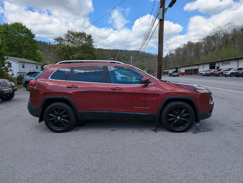 Used 2016 Jeep Cherokee Limited 4x4 SUV