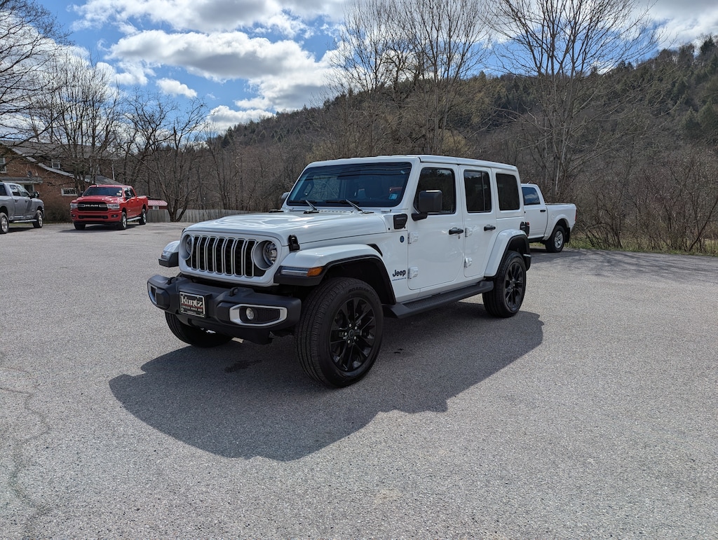 Used 2025 Jeep WRANGLER 4–DOOR SAHARA 4XE SUV