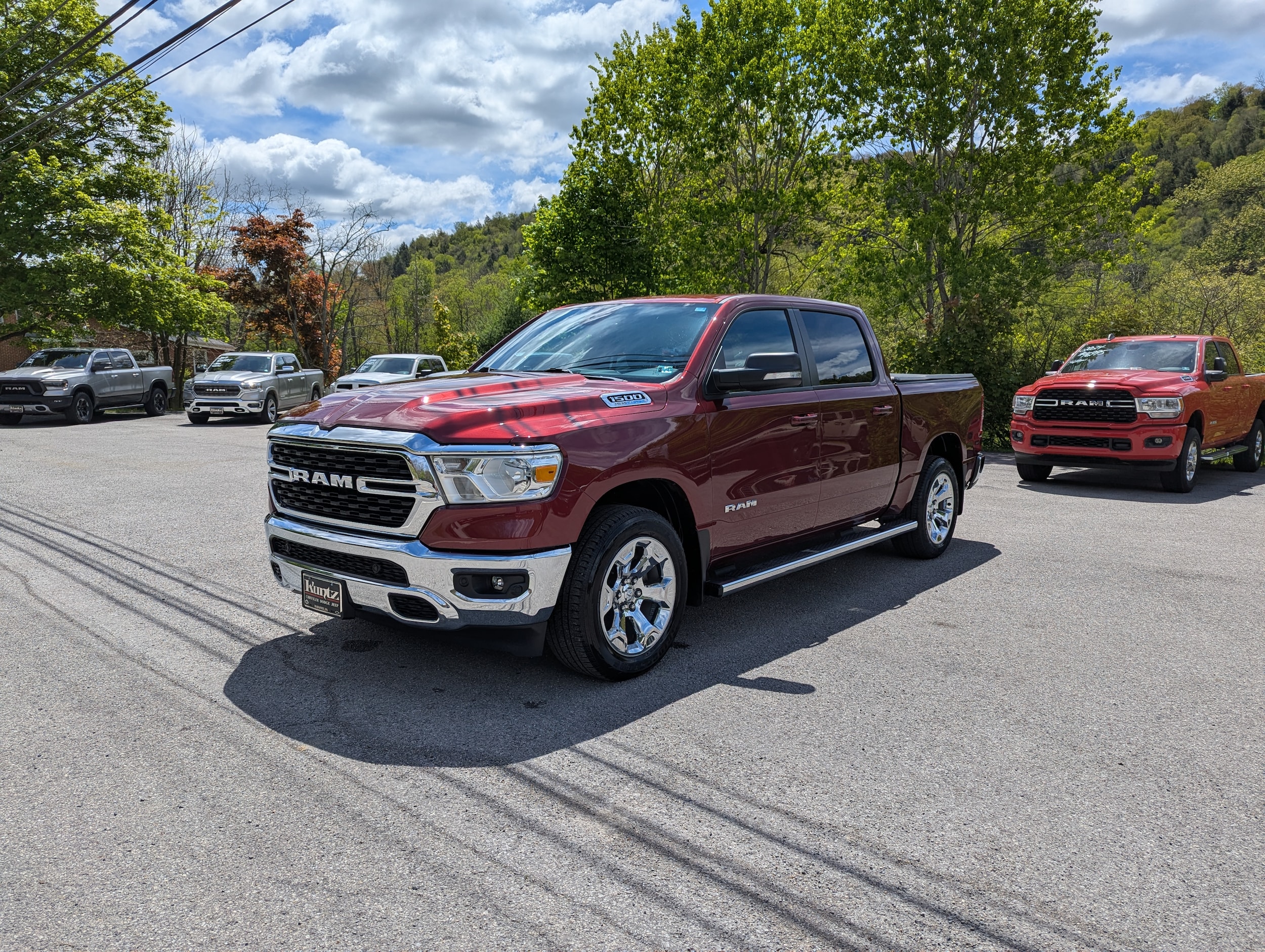 2022 RAM 1500 Big Horn/Lone Star 4x4 Crew Cab 5'7's photo