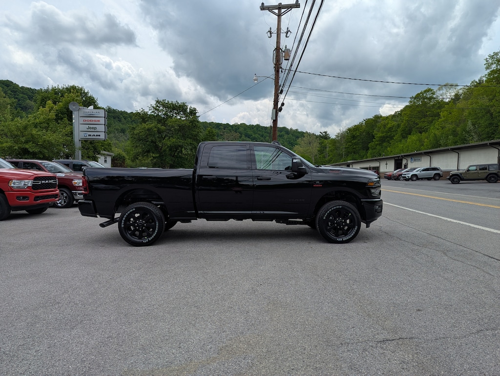 New 2026 Ram 2500 BIG HORN CREW CAB 4X4 6'4 BOX Pickup