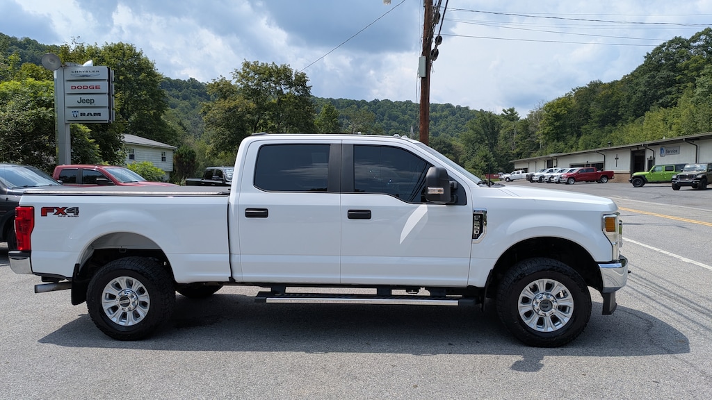 Used 2022 Ford F-250 XL Crew Cab STX FX4 160"WB 4x4 Truck Crew Cab