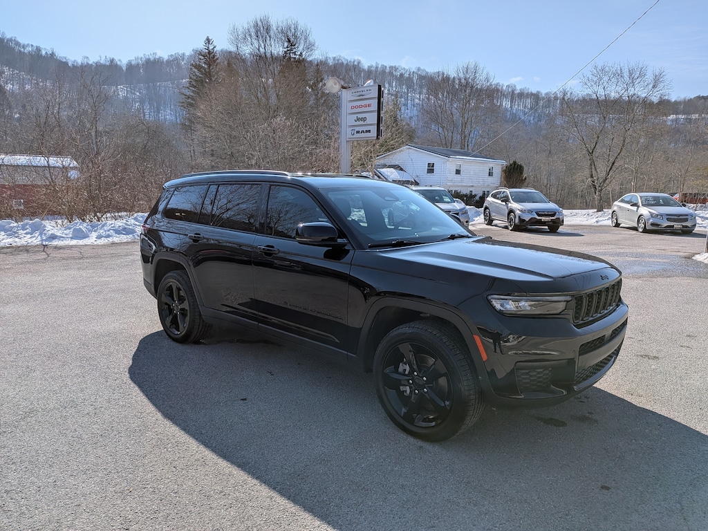 Used 2023 Jeep Grand Cherokee L Altitude 4x4 SUV