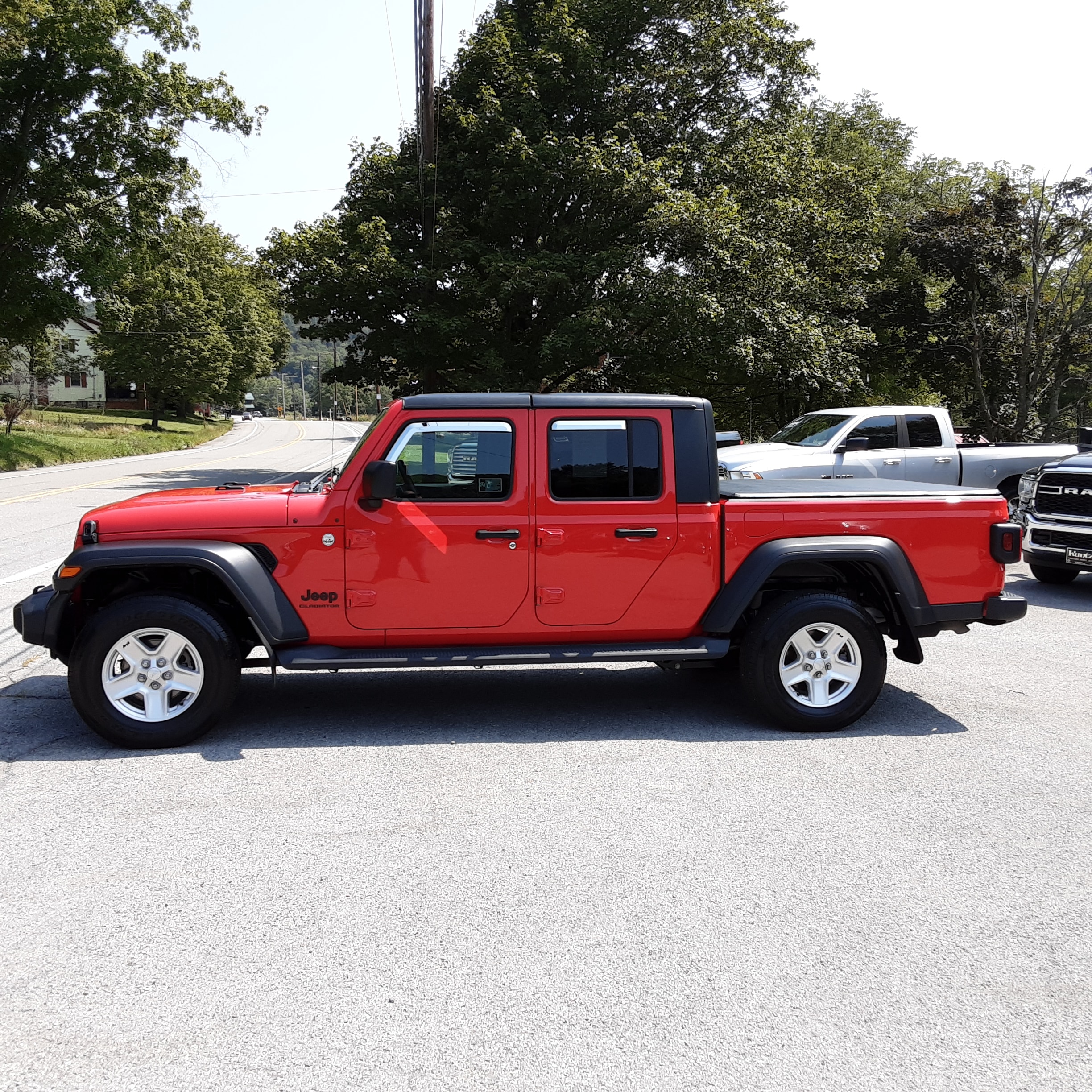 Used 2020 Jeep Gladiator Sport S with VIN 1C6HJTAG2LL118929 for sale in Mahaffey, PA