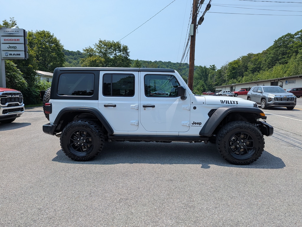 Used 2025 Jeep Wrangler 4–DOOR WILLYS 4X4 SUV