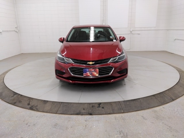 Used 2017 Chevrolet Cruze LT with VIN 1G1BE5SM3H7226892 for sale in Mandan, ND