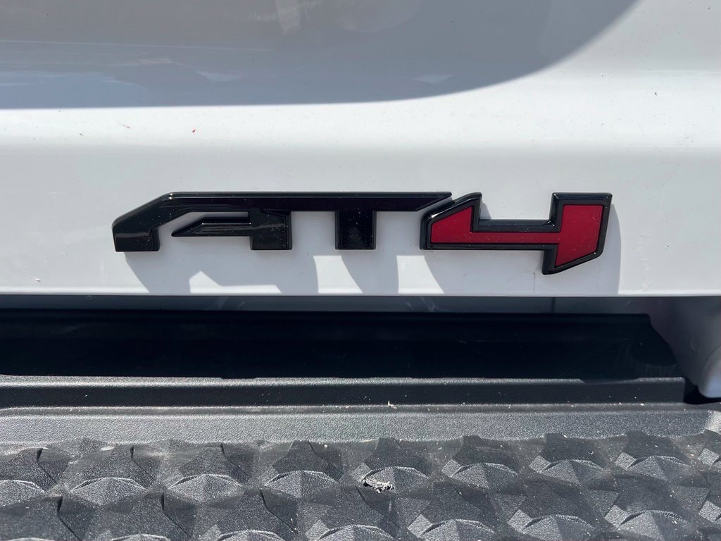 2026 GMC Canyon AT4 - Photo 8