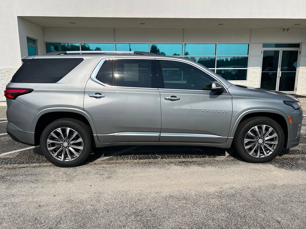 Used 2023 Chevrolet Traverse Premier SUV