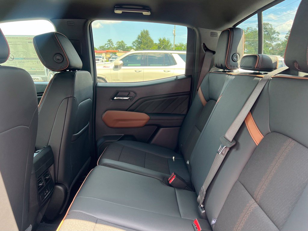 2026 GMC Canyon AT4 - Photo 10