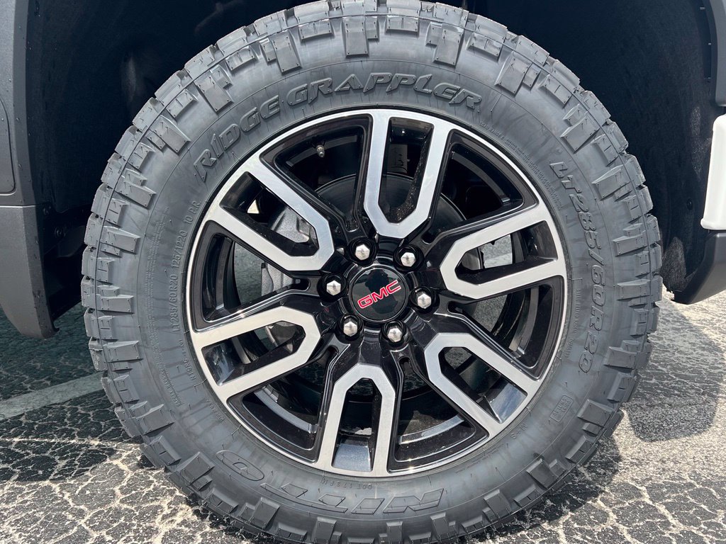 2026 GMC Sierra 1500 AT4 - Photo 17