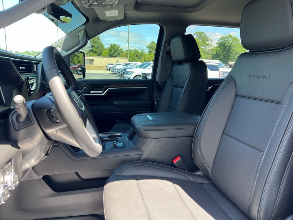2026 GMC Sierra 3500HD Denali - Photo 7