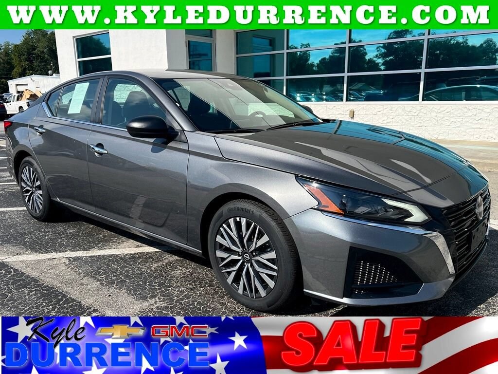 Used 2025 Nissan Altima SV