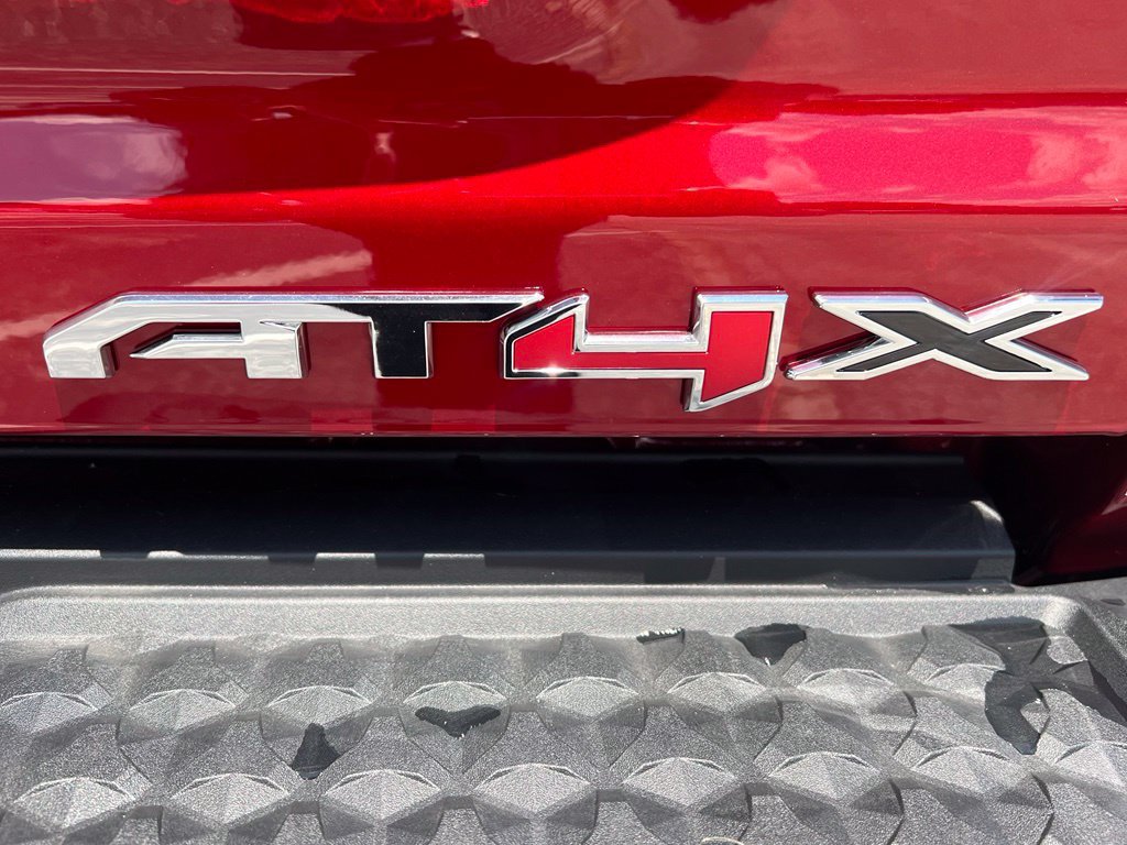2026 GMC Canyon AT4X - Photo 9