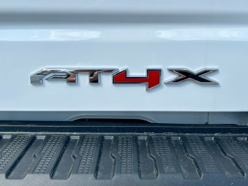 2026 GMC Sierra 1500 AT4X - Photo 12