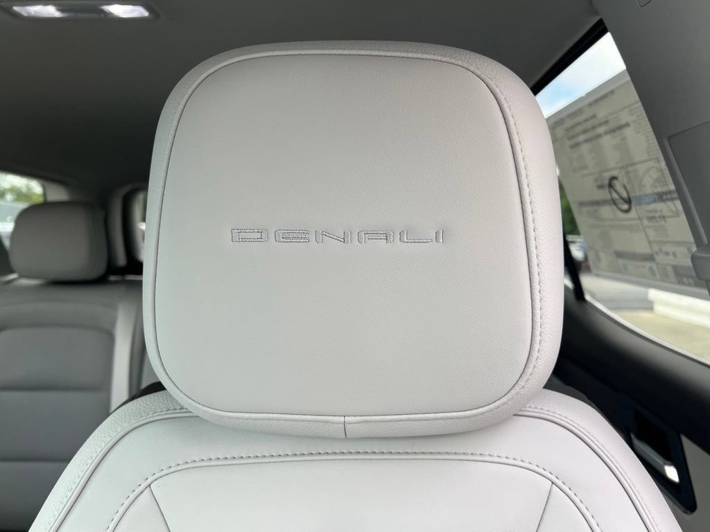2027 GMC Terrain Denali - Photo 10