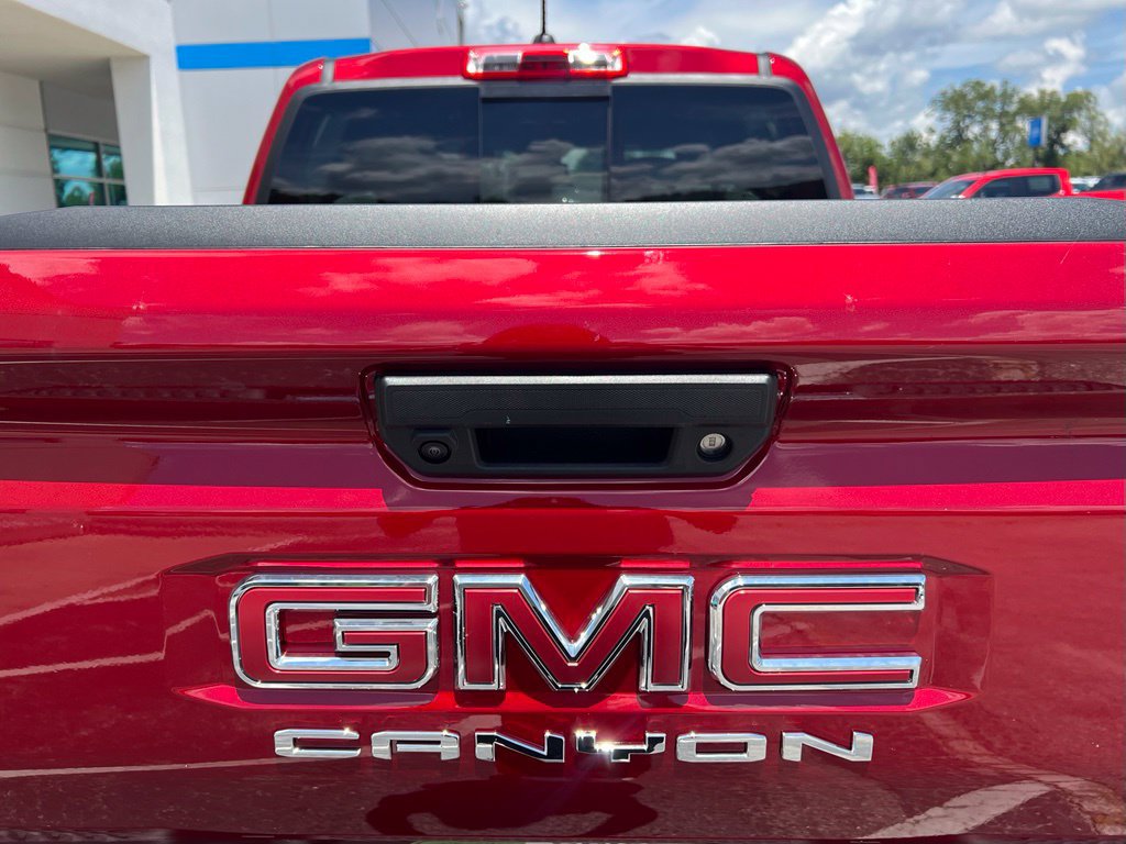 2026 GMC Canyon AT4X - Photo 8