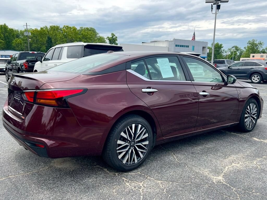 Used 2025 Nissan Altima SV