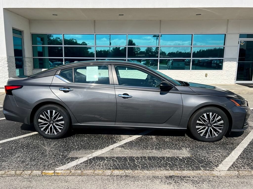 Used 2025 Nissan Altima SV