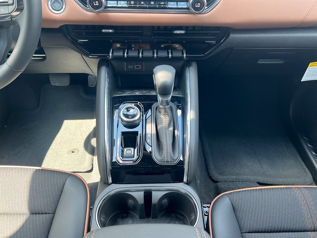 2026 GMC Canyon AT4 - Photo 18