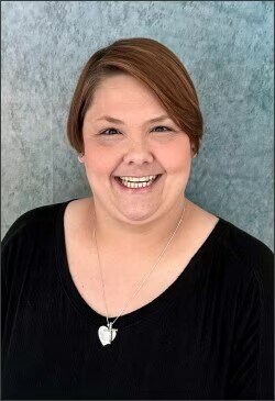 Staff member Alicia Crapse from ID_34c016