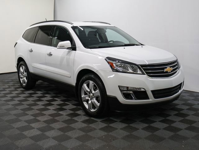 2017 Chevrolet Traverse 1LT photo 2