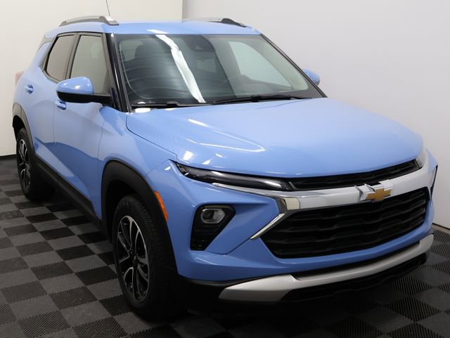 2024 Chevrolet Trailblazer LT photo 2