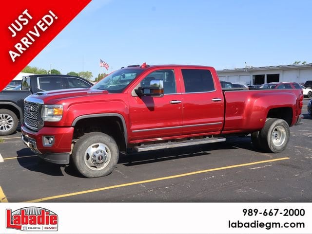 2019 GMC Sierra 4WD Crew Cab Long Box Denali DRW's photo