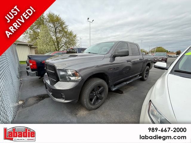 2019 RAM 1500 Classic Express Crew Cab 4x4 5'7's photo