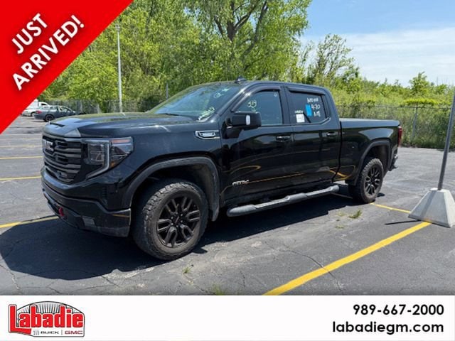 2022 GMC Sierra AT4 4WD Crew Cab Short Box's photo