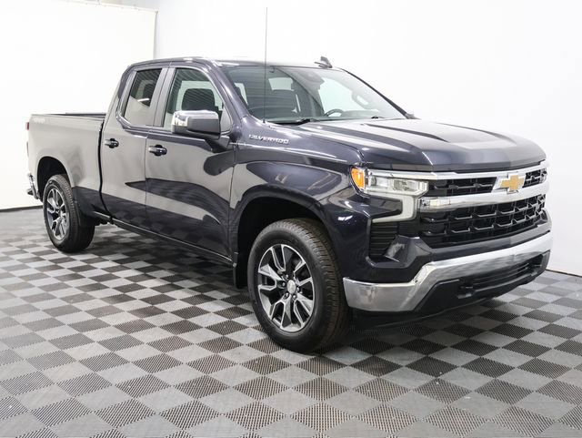 2022 Chevrolet Silverado 1500 LT photo 2