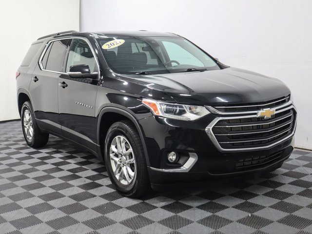 Used 2021 Chevrolet Traverse 1LT with VIN 1GNEVGKW2MJ167601 for sale in Bay City, MI