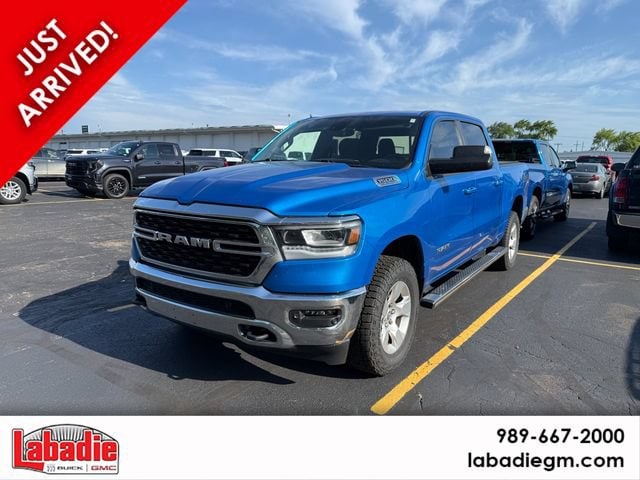 2022 RAM 1500 Big Horn/Lone Star 4x4 Crew Cab 5'7's photo