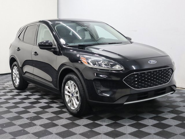 Used 2020 Ford Escape SE with VIN 1FMCU9G68LUA81659 for sale in Bay City, MI