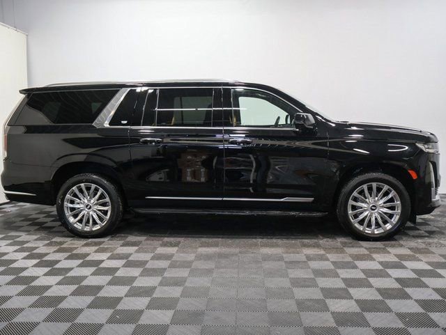 2023 Cadillac Escalade ESV Premium Luxury photo 4