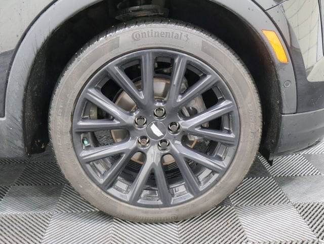 2022 Cadillac XT4 Sport photo 2