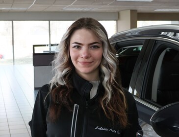 Staff member Taylor Thompson from ID_373fb06bd5f9