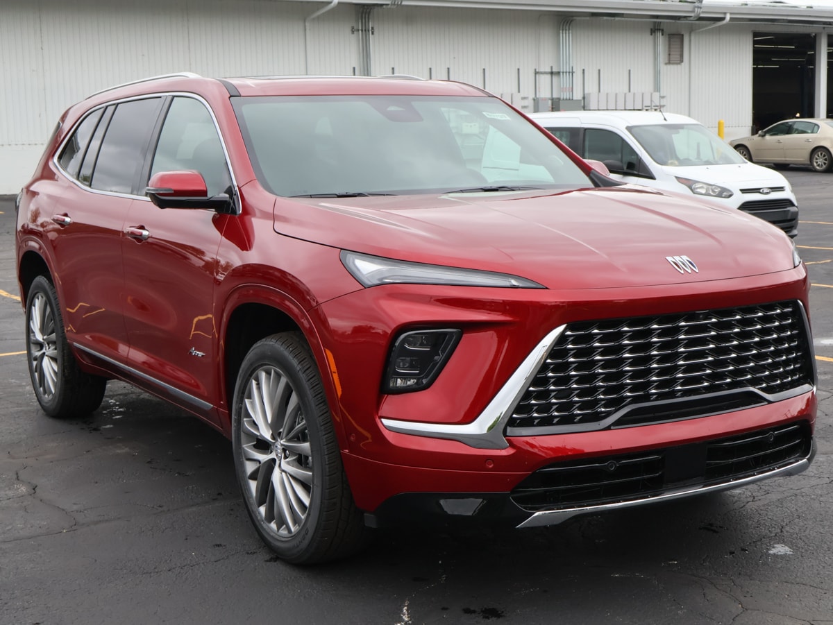 2026 Buick Enclave Avenir - Photo 2