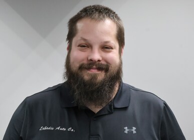 Staff member Chris Barns from ID_7acc42dbf44c