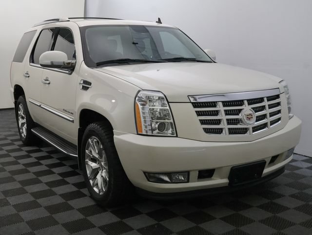 Used 2011 Cadillac Escalade Luxury with VIN 1GYS4BEF3BR255062 for sale in Bay City, MI