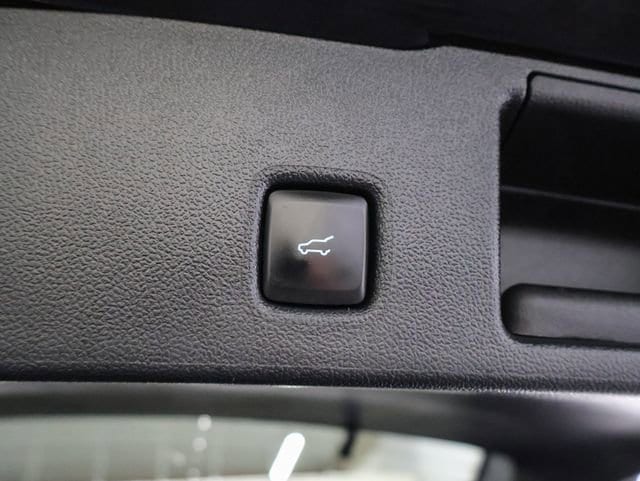 2022 Ford Escape SEL Hybrid photo 4